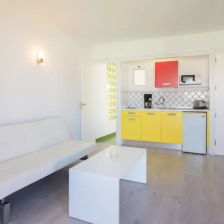 Sunny Village Apartment *